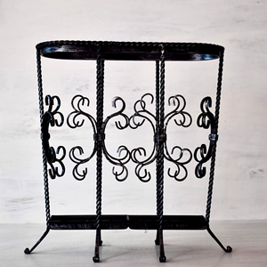 ที่เก็บร่มโลหะสีดำดีไซน์ทันสมัยสำหรับโรงแรม สำนักงาน ร้านกาแฟ และพื้นที่ค้าปลีก โซลูชั่นทางเข้าที่ใช้งานได้จริงและมีสไตล์ - Product Image 1