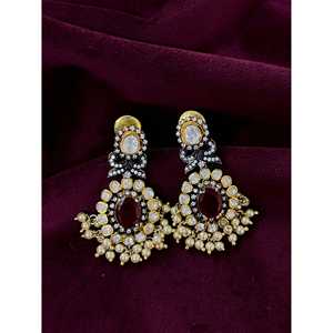 Boucles d'oreilles élégantes et luxueuses en argent 92,5 et moissanite de Sangeetha Jewellers, 0,0g, catégorie de produit distinguée - Product Image 1