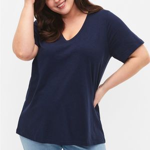 Camiseta al por mayor personalizada para mujer, talla grande, cuello en V, 100% algodón, estampado gráfico, estilo urbano, OEM ODM - Product Image 5