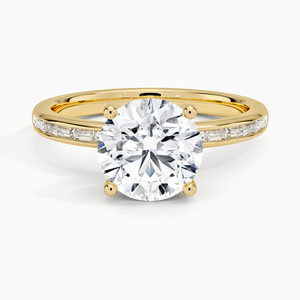 Bague solitaire à quatre griffes sertie de diamants baguette - Product Image 1