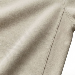 Hoodie surdimensionné élégant pour homme, design vintage délavé avec poche avant, confortable, personnalisable pour l'hiver. - Product Image 5