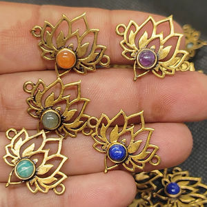 ตัวเชื่อมต่อจี้หินธรรมชาติคริสตัลบำบัดแบบขายส่ง หุ้มขอบทองเหลือง ดีไซน์ทันสมัย - Product Image 1