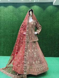 Lujoso conjunto de Lehenga nupcial Peplum de terciopelo con piedras Zarkan pesadas Dupatta nupcial completa y Lehenga acampanado para boda y fiesta - Product Image 2