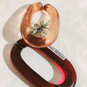 Decoración de pared con cadena de resina. Personalización de eslabones de resina de gran tamaño y colores claros. Disponibles en varios colores. - Product Image 3