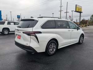 Toyota Sienna XLE Clásica Usada 2023 - Product Image 2