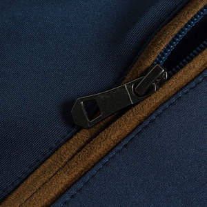 ชุดวอร์มฤดูร้อนระบายอากาศได้ดี พิมพ์ลาย/สีพื้น โพลีเอสเตอร์ 100% คอเสื้อมีเชือกผูก ปิดด้านหน้าด้วยโลโก้ ดีไซน์เป็นชุด - Product Image 5