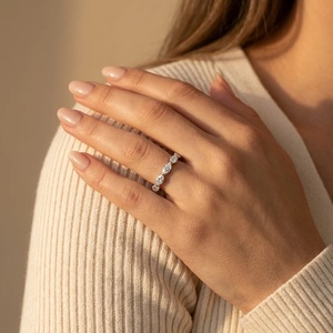 แหวนเพชรทรงมาร์คีส์แนวนอนแบบ Eternity Band - ทอง 9k, 14k, 18k - Product Image 2