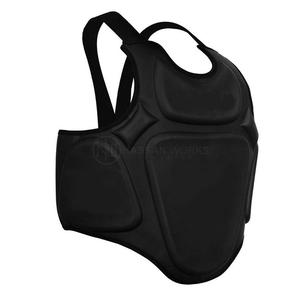 Protège-corps en cuir PU respirant pour entraînement de Muay Thai, boxe et kickboxing, avec options de logo personnalisé et de taille - Product Image 2