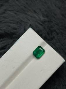 พลอยมรกตธรรมชาติ รูปทรงเหลี่ยมแปดเหลี่ยม สีเขียว สำหรับทำเครื่องประดับ - Product Image 4