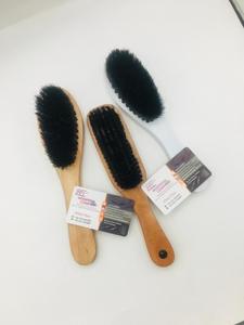 Brosse à cheveux tendance avec manche en bois, peigne de coiffure blanc personnalisable, confortable pour salon de coiffure, utilisation avec logo, emballage, prix de gros - Product Image 1