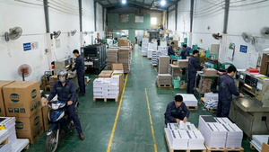 Boîtes cadeaux écologiques en papier fabriquées à partir de matériaux recyclables, adaptées aux solutions d'emballage durables - Product Image 6