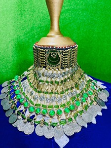 Auténtico Vestido Corto Nómada Afgano con Bordados Vibrantes de Cuentas, Adornos Tradicionales de Monedas y Costuras a Mano Pesadas - Product Image 2