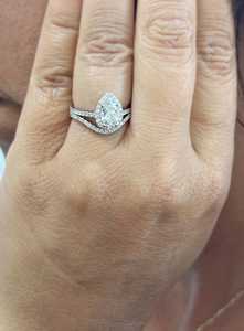 Bague Halo Classique à Double Bande Courbe avec Diamant Taillé Poire 1.01CT, Diamant de Laboratoire, Or Blanc Plaqué Platine 14K, pour Femme, Certifié IGI - Product Image 3