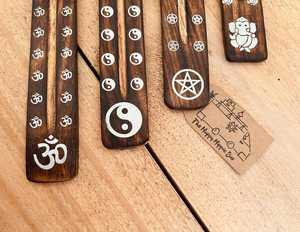 Juego de Porta Incienso de Madera con Diseño de Huella de Pata Om Yin Yang, Atrapasalpicaduras de Sándalo Hecho a Mano para Uso Religioso - Product Image 2