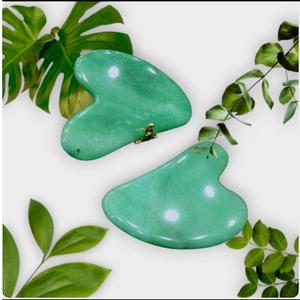 Pierre Gua Sha en jade vert la plus vendue pour le massage du visage, la réduction des rides, la circulation sanguine et le remodelage du visage - En vente - Product Image 6