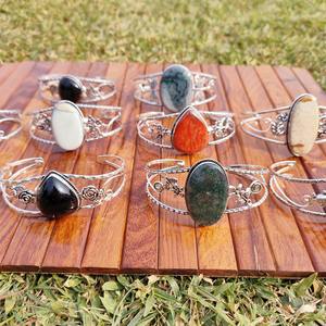 Brazaletes de Latón con Piedras Preciosas Naturales, Bañados en Plata, Clásicos Unisex para Equilibrio Energético, Bienestar Espiritual, Regalo Elegante - Product Image 5