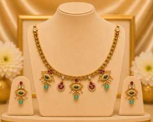 Conjunto de Collar y Aretes de Oro Kundan con Perlas y Piedras Rojas, Verdes y Blancas, Joyería Fina para Mujer, Ceremonia Nupcial - Product Image 1
