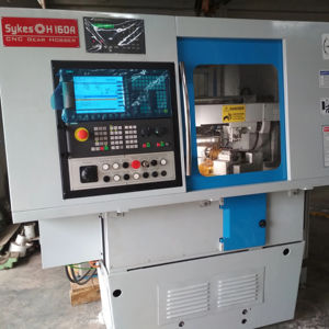 Máquina Fresadora de Engranajes CNC de 3 Ejes Sykes H160 4 para Corte de Engranajes de Precisión y Fabricación Industrial - Product Image 1
