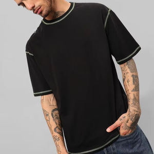 T-shirt pour homme noir à surpiqûres contrastées, mélange de coton, streetwear décontracté, manches courtes, étiquette privée personnalisée - Product Image 1
