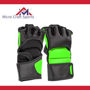 Guantes Profesionales de MMA y Boxeo de Cuero PU con Logotipo Personalizado, Cierre de Seguridad, Antideslizantes, Correa de Muñeca Ajustable, Hechos en Pakistán - Product Image 6