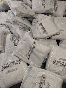 Pantalon de jogging en molleton chenille 480 GSM épais, 100 % coton, broderie tendance en point de croix, avec sacs personnalisés - Product Image 6