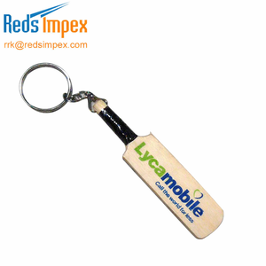 Porte-clés personnalisé en bois miniature de batte de cricket avec impression de logo pour cadeaux promotionnels, image de marque d'entreprise, événements sportifs et publicité - Product Image 1