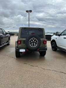 Ready to ship Used 2025 off-road SUV, 4-<b>door</b> extended wheelbase model, Rubicon-style <b>trim</b> - Product Image 6
