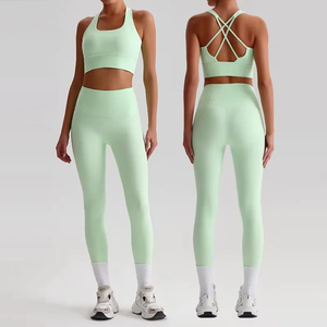 Conjuntos Deportivos de Yoga para Mujer al por Mayor con Logotipo Personalizado, Ropa Deportiva sin Costuras de Spandex/Poliéster, Transpirable y de Secado Rápido - Product Image 6
