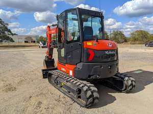 รถขุดขนาดเล็ก Kubota U48-5 แบบ Zero Tail Swing เครื่องยนต์ดีเซล 24 แรงม้า พร้อมเกียร์บ็อกซ์ประสิทธิภาพสูง ระบบ Open ROPS เบาะนั่งแบบสปริง - Product Image 5