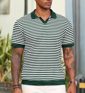 เสื้อโปโลถักแขนสั้นลายทาง คอวี สำหรับผู้ชาย เสื้อกอล์ฟคลาสสิก สวมใส่สบายๆ ในฤดูร้อน รับผลิตตามแบบ (OEM) ขายส่งจากโรงงานโดยตรง - Product Image 1