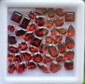 พลอยโกเมนธรรมชาติทรงเหลี่ยม สีแดงเข้ม สำหรับทำเครื่องประดับ แหวน ต่างหู จี้ ขายส่งจากอินเดีย - Product Image 2
