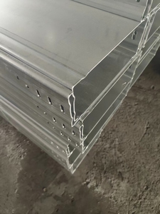 Goulotte de câblage en acier inoxydable 304 (300x100) - Type solide pour immeubles de bureaux, souterrains et centres commerciaux - Product Image 2