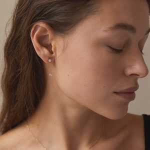 Boucles d'oreilles pendantes en chaîne en or massif 14k 18k avec diamant de laboratoire rond serti clos, clous avant et arrière, embellisseurs de pendentifs, bijoux fins - Product Image 4