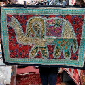 Tapisserie murale indienne brodée à la main avec motif d'éléphant, patchwork de sequins, style vintage - Product Image 4