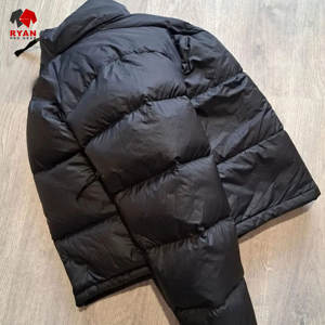 เสื้อแจ็คเก็ตพัฟเฟอร์แบบสั่งทำพิเศษสำหรับผู้ชาย คอตั้ง ผลิตจากผ้าที่เป็นมิตรต่อสิ่งแวดล้อม ระบายอากาศได้ดี พร้อมโลโก้ตามสั่ง - Product Image 2