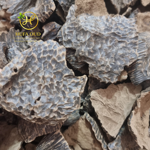 Chips de Oud de Sándalo Tratado con Vapor de Grado Bakhor, Oud de Vietnam 100% Natural - Product Image 3