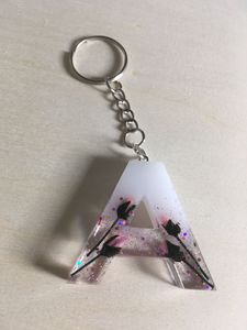 Llavero de Resina Exclusivo con Diseño Artístico Multicapa, Hecho a Mano, Recuerdo Premium, Accesorio de Regalo - Product Image 1