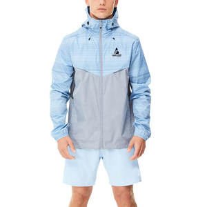 Conjunto corto de chaqueta cortavientos y pantalones cortos a juego para hombre, estilo streetwear de invierno. - Product Image 1