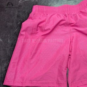 Pantalones cortos unisex de poliéster 100% ligeros, de bajo MOQ, teñidos en color liso, estilo fitness para la temporada de verano, para uso en exteriores y gimnasio, para hombre. - Product Image 5