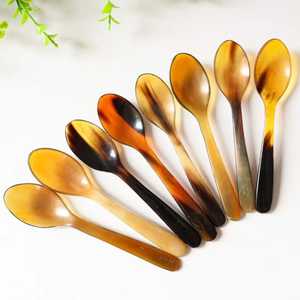 Cuchara Redonda Hecha a Mano con Cuerno de Búfalo Ecológico, Pulida, Duradera, Artesanía Natural, Decoración del Hogar, Regalo de Boda - Product Image 2