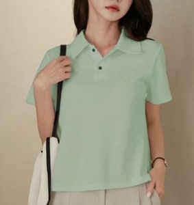 เสื้อโปโลผู้หญิงคอตัดกัน แฟชั่นทันสมัย เนื้อผ้าถักแบบเจอร์ซีย์ สไตล์สตรีทแวร์ แขนสั้น ติดกระดุม - Product Image 3