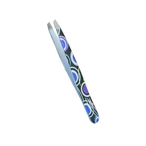 แหนบถอนขนคิ้วปลายแหลมสแตนเลสสตีล ดีไซน์ทนทาน ขนาด 9 ซม. จาก Ryzer Studio Fashion Classical - Product Image 5