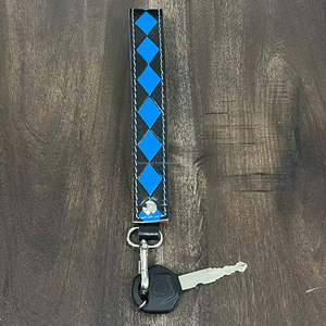 Nouveau porte-clés de poignet en cuir de vachette à carreaux vintage de qualité supérieure, personnalisé, tendance et durable, avec dragonne et cordon. - Product Image 4