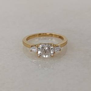 Bague solitaire trois pierres U And Me Sparkly Lab Grown avec diamant taille coussin de 1,01 carat pour femme, en or massif 14 carats, cadeau pour partenaires - Product Image 1