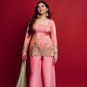 Combinaisons Shalwar Kameez indiennes et pakistanaises de qualité supérieure pour femmes, ensembles de robes en soie pour femmes, nouveaux modèles de combinaisons Plazzo, vente en gros. - Product Image 1