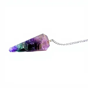 Pendentif en Fluorite Arc-en-ciel Naturelle Sculptée pour l'Équilibre des Chakras et le Feng Shui avec Chaîne en Argent pour les Occasions du Nouvel An - Product Image 3
