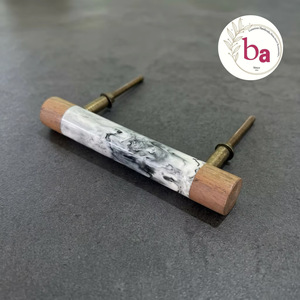 Poignée de tiroir cylindrique industrielle en bois et résine écologique pour meuble d'extérieur – Design durable - Product Image 1
