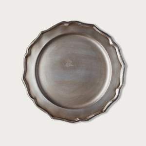Assiette de service cannelée de 13 pouces en métal galvanisé, écologique, de luxe et élégante, pour mariages et événements, vente en gros - Product Image 3