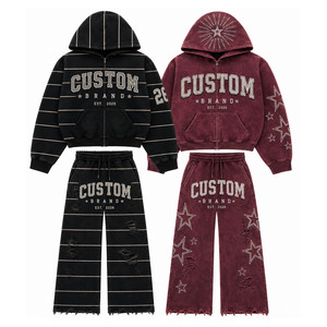 Ensemble survêtement homme personnalisé avec logo, effet vieilli et déchiré, 2 pièces : sweat à capuche zippé à étoiles en strass et rayures, et pantalon de survêtement effiloché - Product Image 1