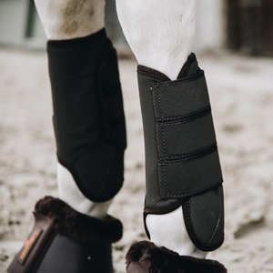 Bottes de voyage pour chevaux conçues avec un rembourrage supplémentaire pour un confort et une sécurité maximum pendant le transport - Product Image 2